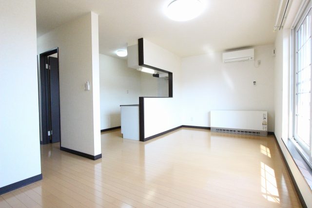 静かな立地であたたかな2LDKのご紹介です☆