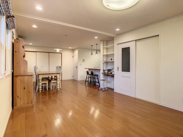 ウッドデッキ付きの広々戸建てのご紹介☆