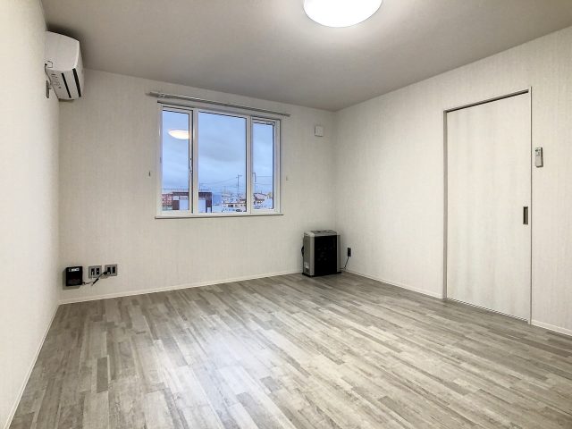 シンプルで洗練された築浅2LDKのご紹介☆