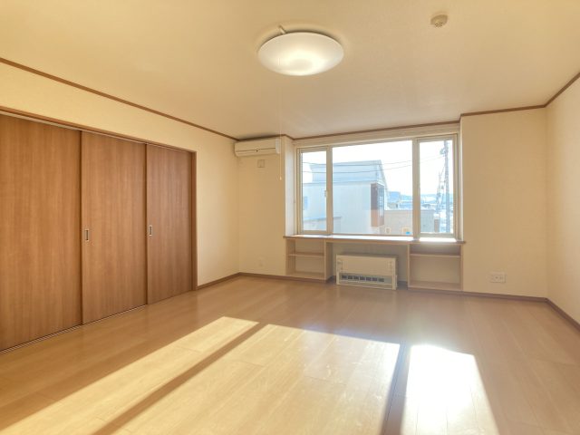 広々した間取りと陽当たりの良さが魅力的な2LDK☆