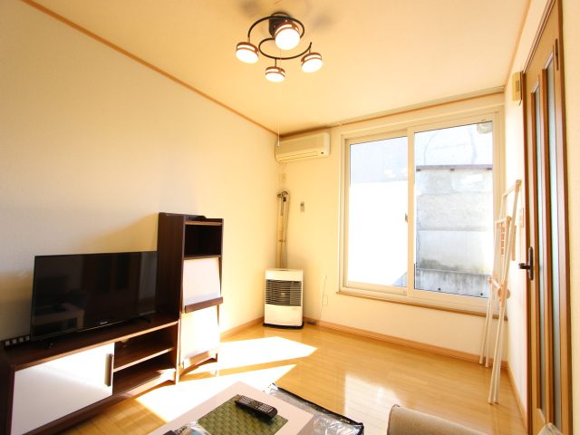 トランク1つと布団を持ち込めばすぐに住めちゃう1K☆